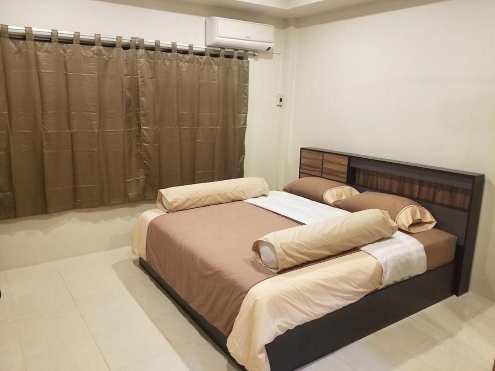 The Main Event Pattaya Bed and Breakfast Esterno foto