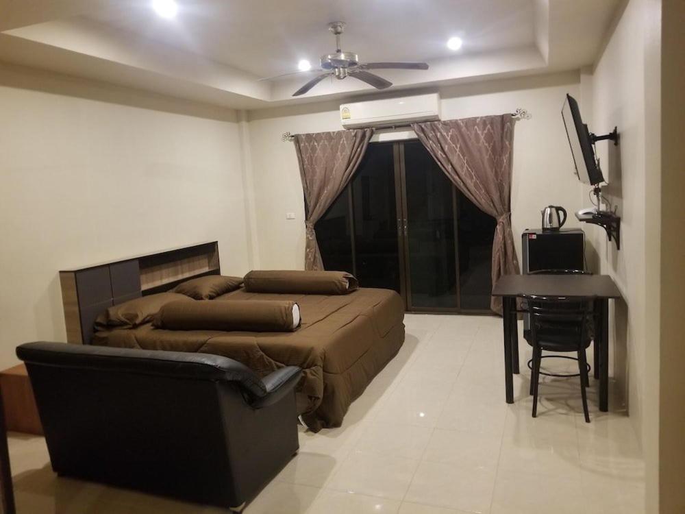 The Main Event Pattaya Bed and Breakfast Esterno foto